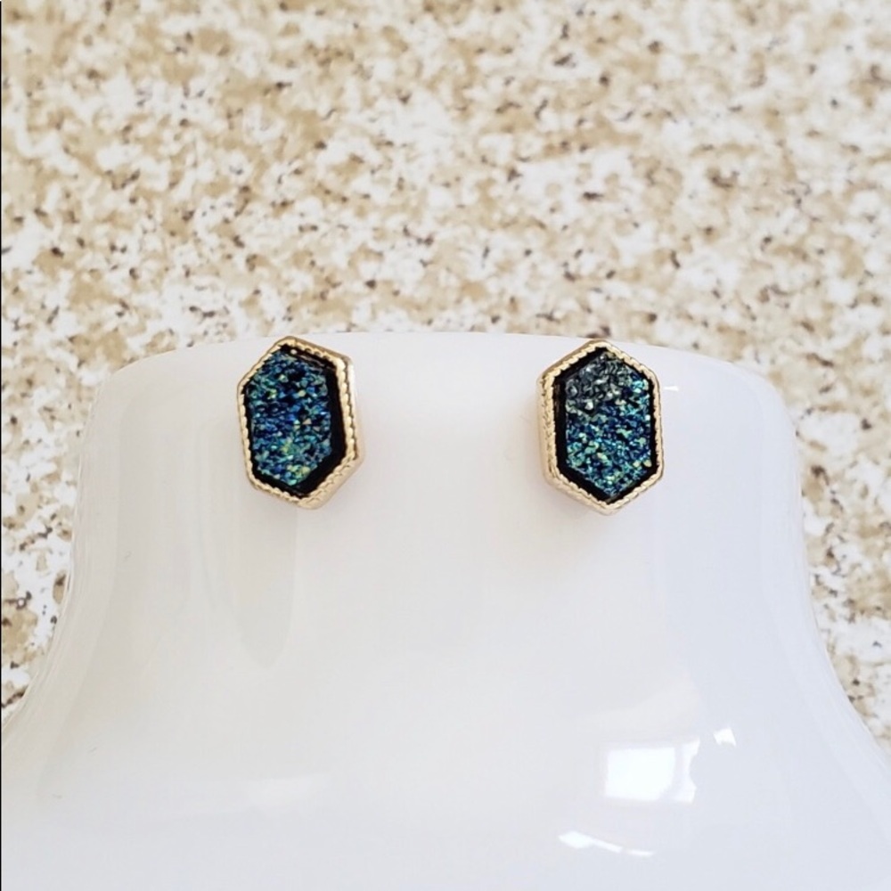 ‼️Sale‼️Hex shaped Druzy earrings